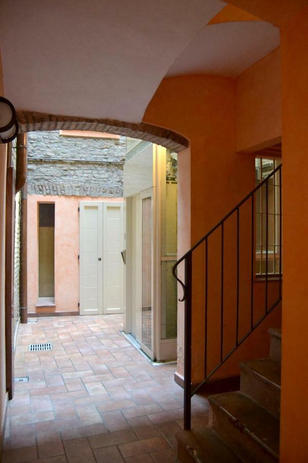 Apartamento Downtown In Parma Exterior foto