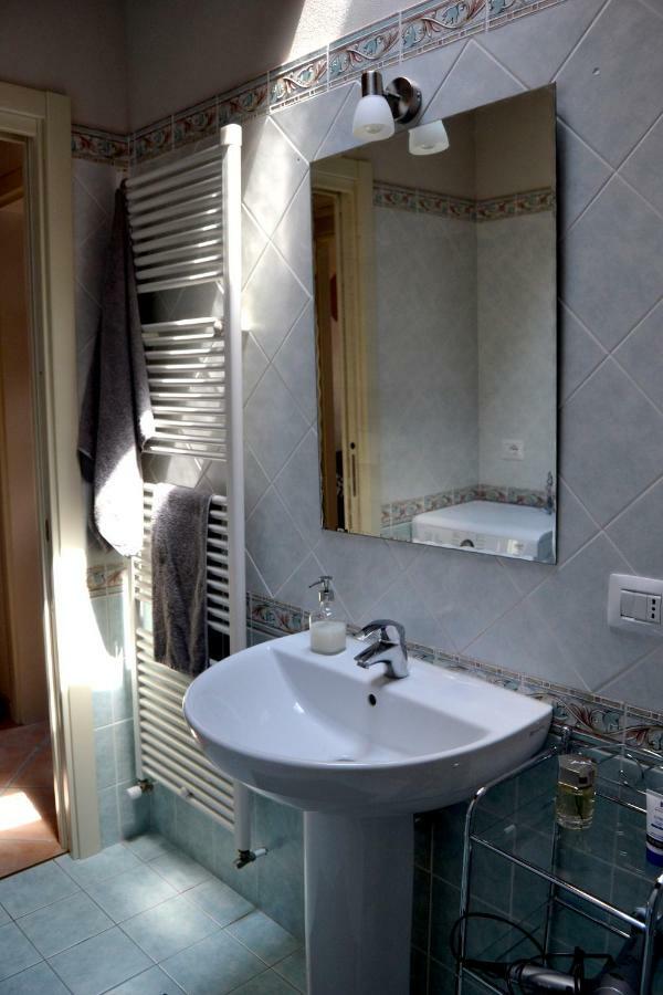 Apartamento Downtown In Parma Exterior foto