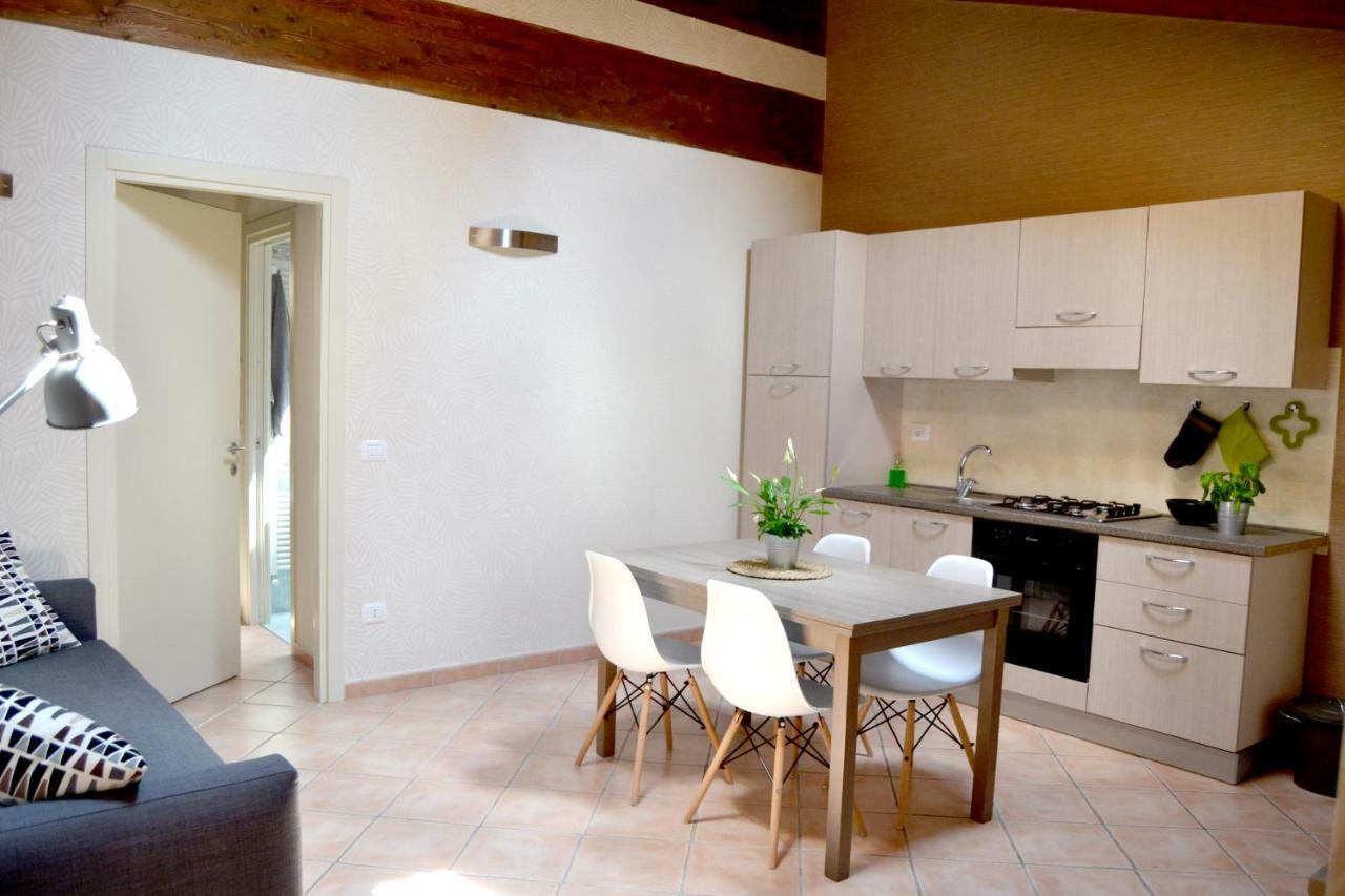 Apartamento Downtown In Parma Exterior foto
