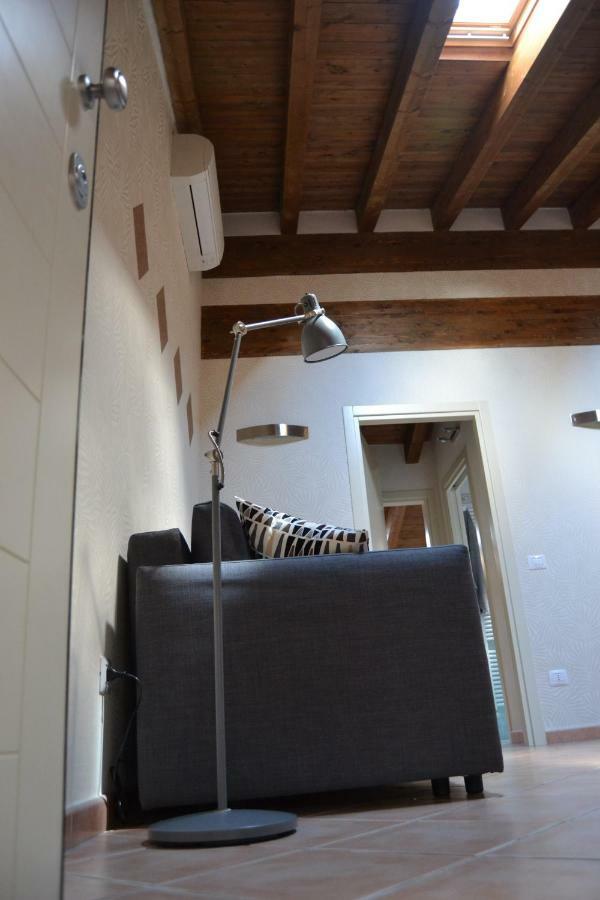 Apartamento Downtown In Parma Exterior foto